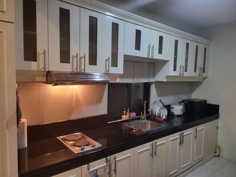 Resort-type, spacious 1 bedroom condo in Kandi. Angeles Exterior foto